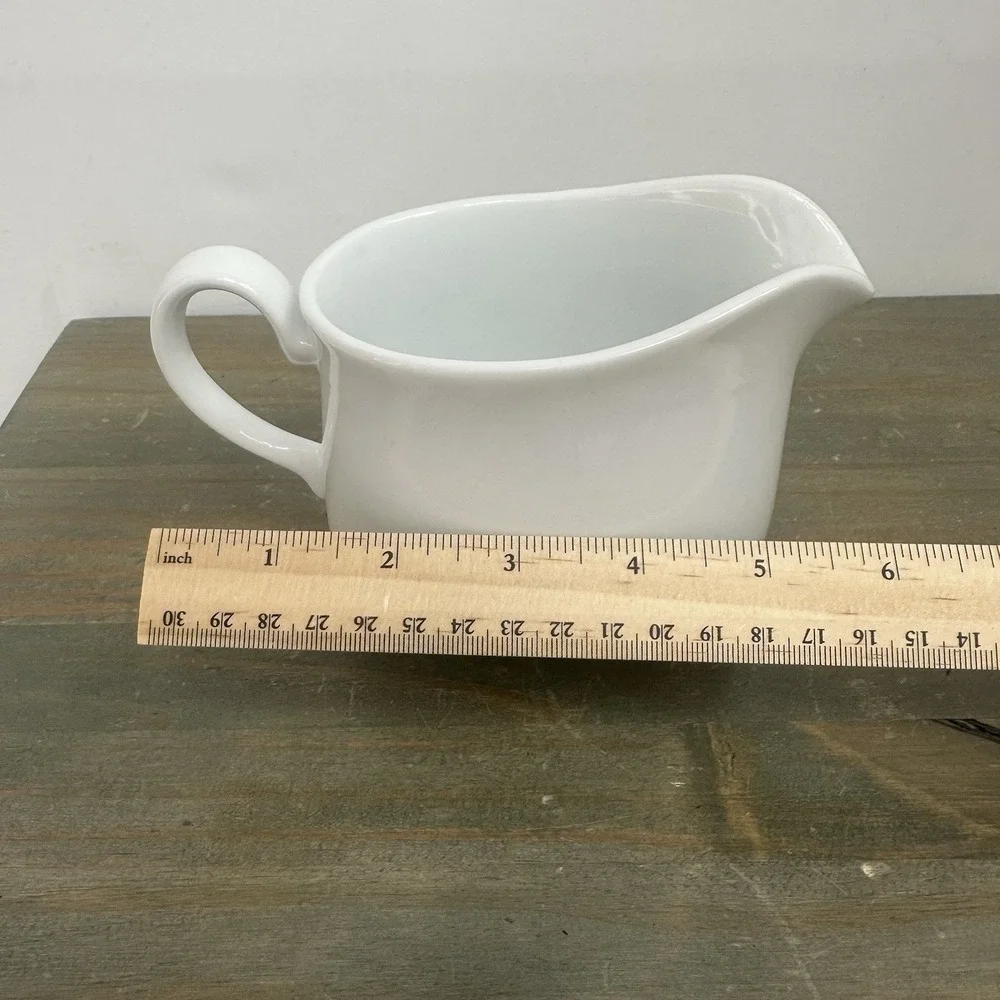 Corning Ware Ceramic White Gravy Boat Creamer Cup Pitcher Container with Handle
